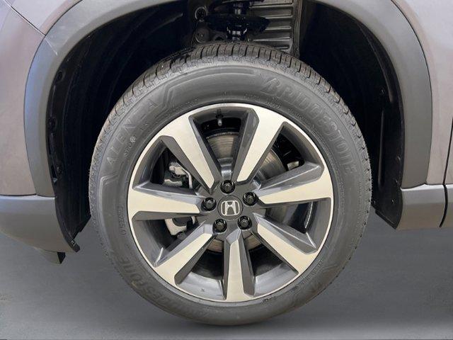 new 2025 Honda Pilot car, priced at $55,305