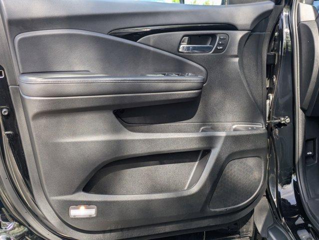 used 2022 Honda Pilot car, priced at $35,995