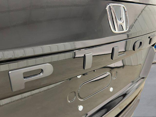 new 2025 Honda Pilot car, priced at $47,780