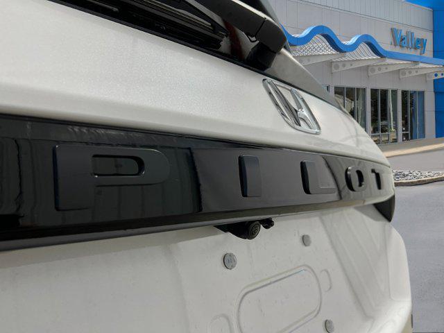 new 2025 Honda Pilot car, priced at $51,305