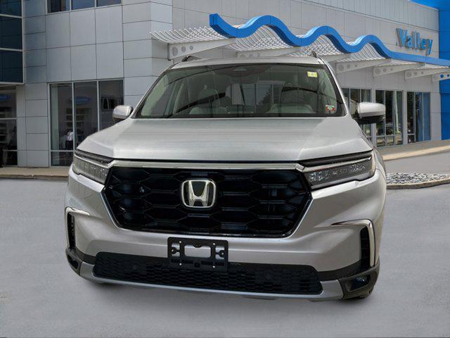 new 2025 Honda Pilot car, priced at $51,050