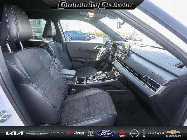 used 2023 Mitsubishi Outlander car, priced at $23,989