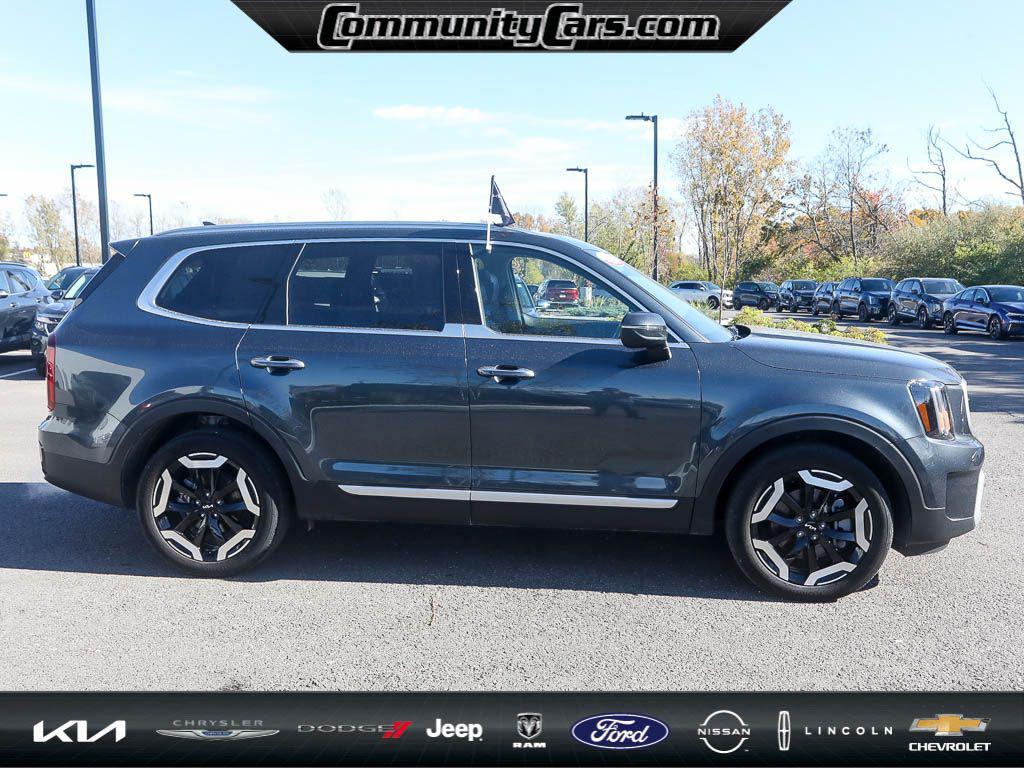 used 2024 Kia Telluride car, priced at $33,500