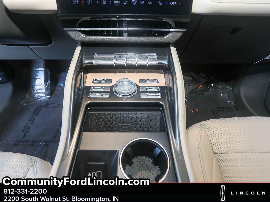 new 2025 Lincoln Nautilus car, priced at $65,731