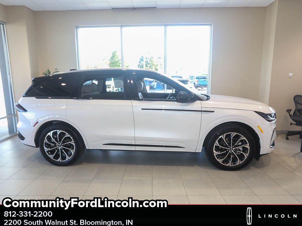 new 2025 Lincoln Nautilus car, priced at $65,731