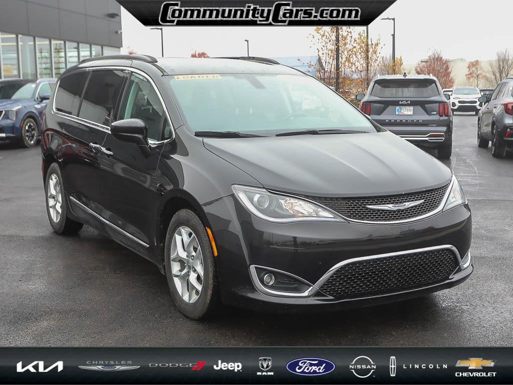 used 2017 Chrysler Pacifica car, priced at $10,600