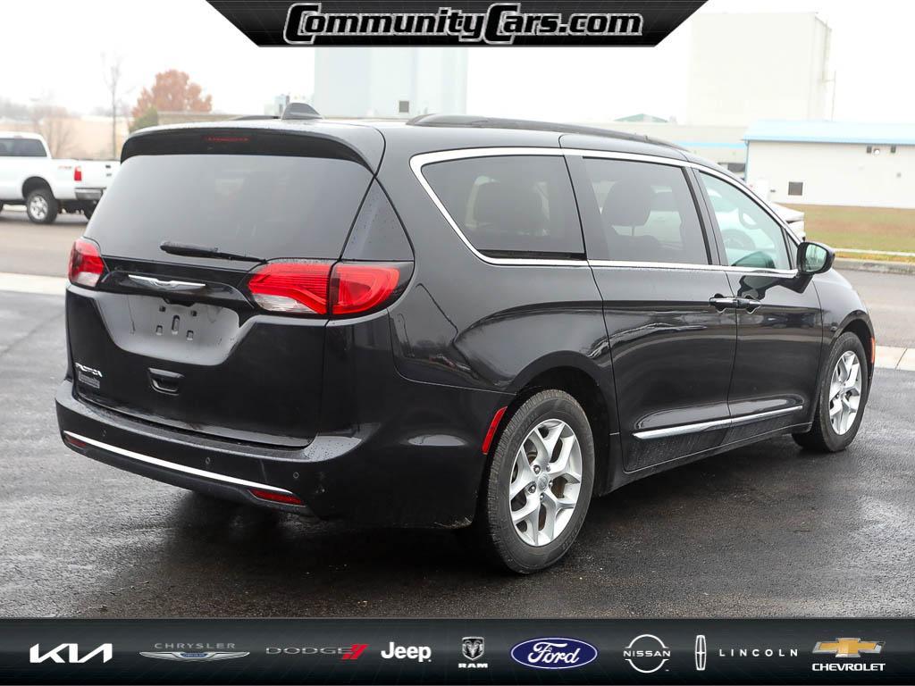 used 2017 Chrysler Pacifica car, priced at $10,600