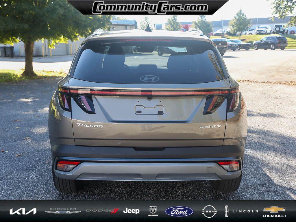 used 2025 Hyundai TUCSON Hybrid car, priced at $31,000