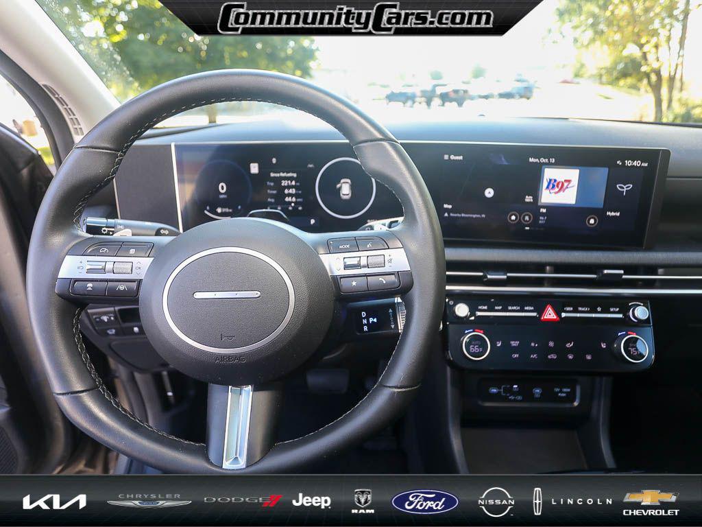 used 2025 Hyundai TUCSON Hybrid car, priced at $31,000