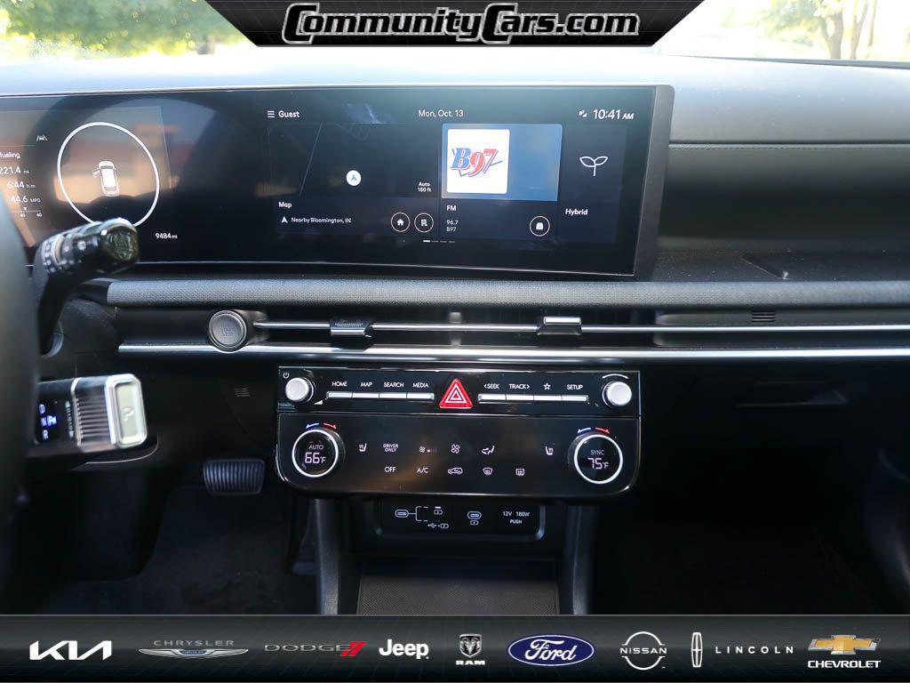 used 2025 Hyundai TUCSON Hybrid car, priced at $31,000