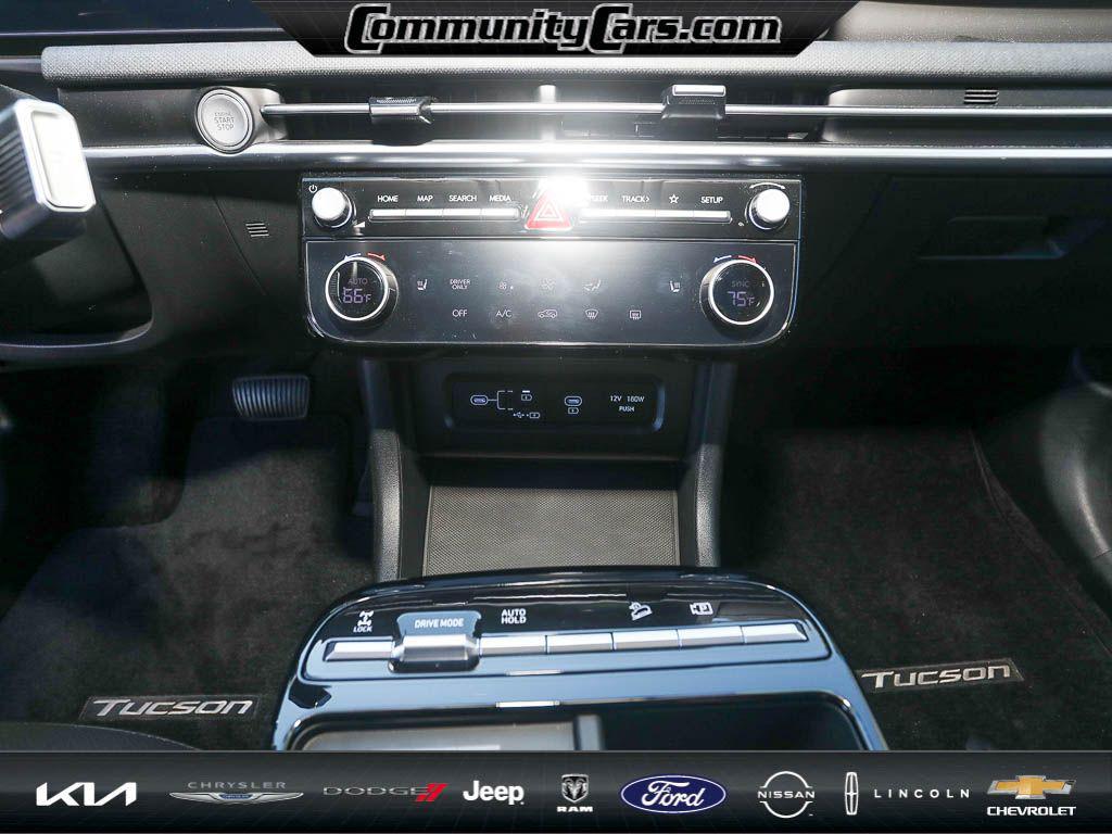 used 2025 Hyundai TUCSON Hybrid car, priced at $31,000