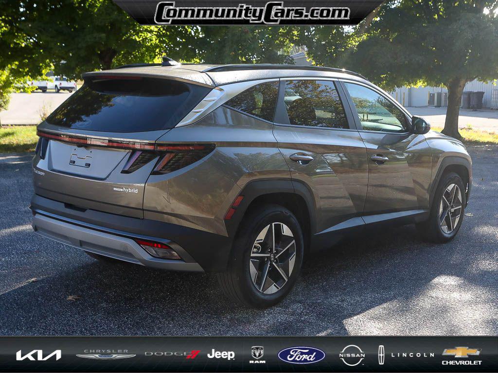 used 2025 Hyundai TUCSON Hybrid car, priced at $31,000