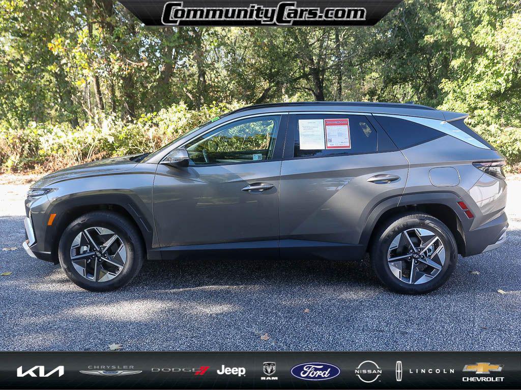 used 2025 Hyundai TUCSON Hybrid car, priced at $31,000