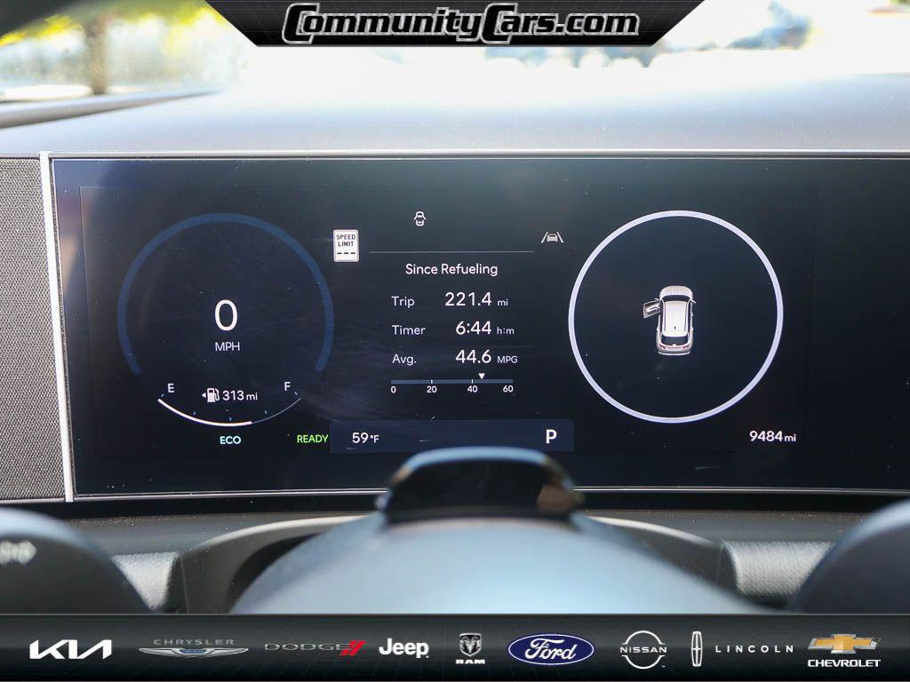 used 2025 Hyundai TUCSON Hybrid car, priced at $31,000