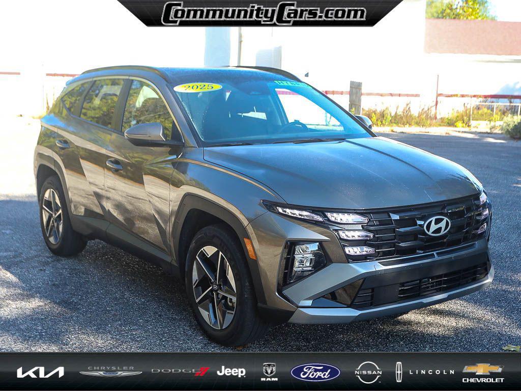 used 2025 Hyundai TUCSON Hybrid car, priced at $31,000