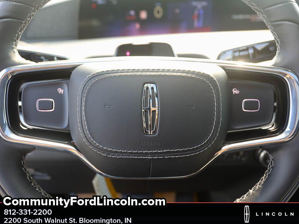 new 2025 Lincoln Navigator car, priced at $104,400