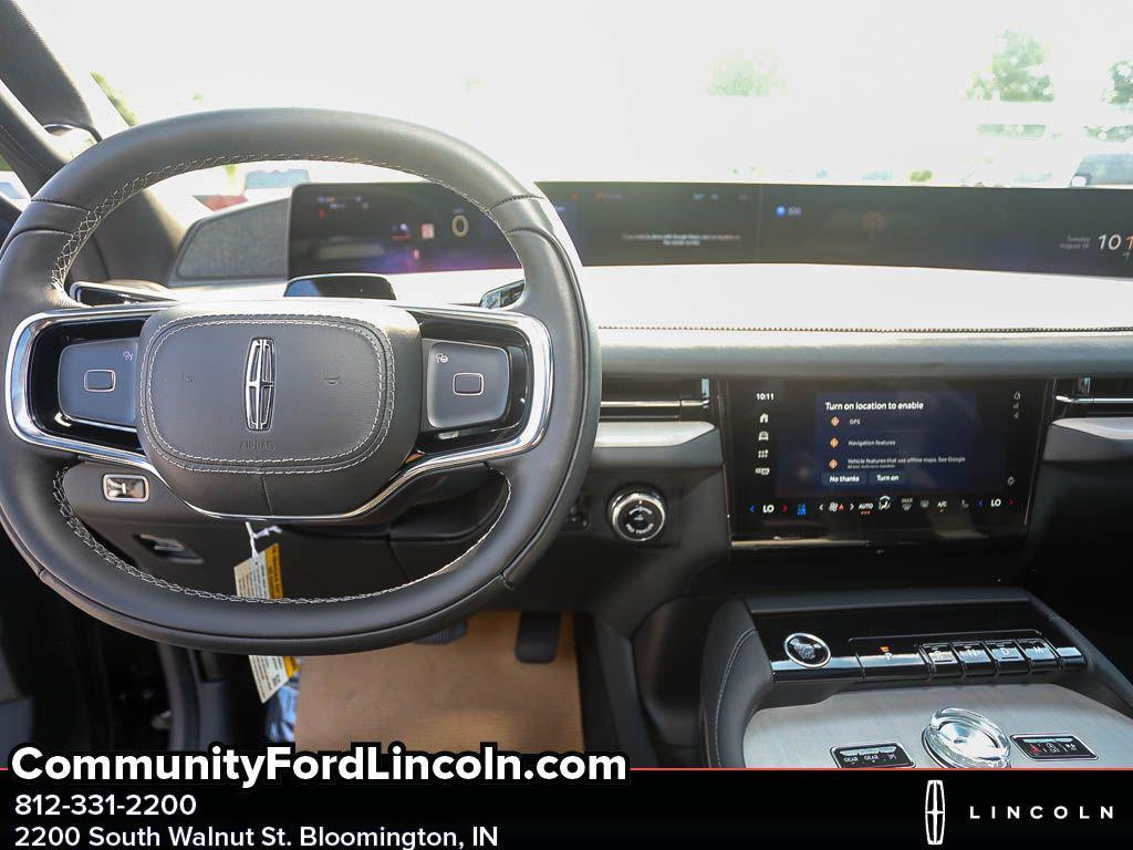 new 2025 Lincoln Navigator car, priced at $104,400