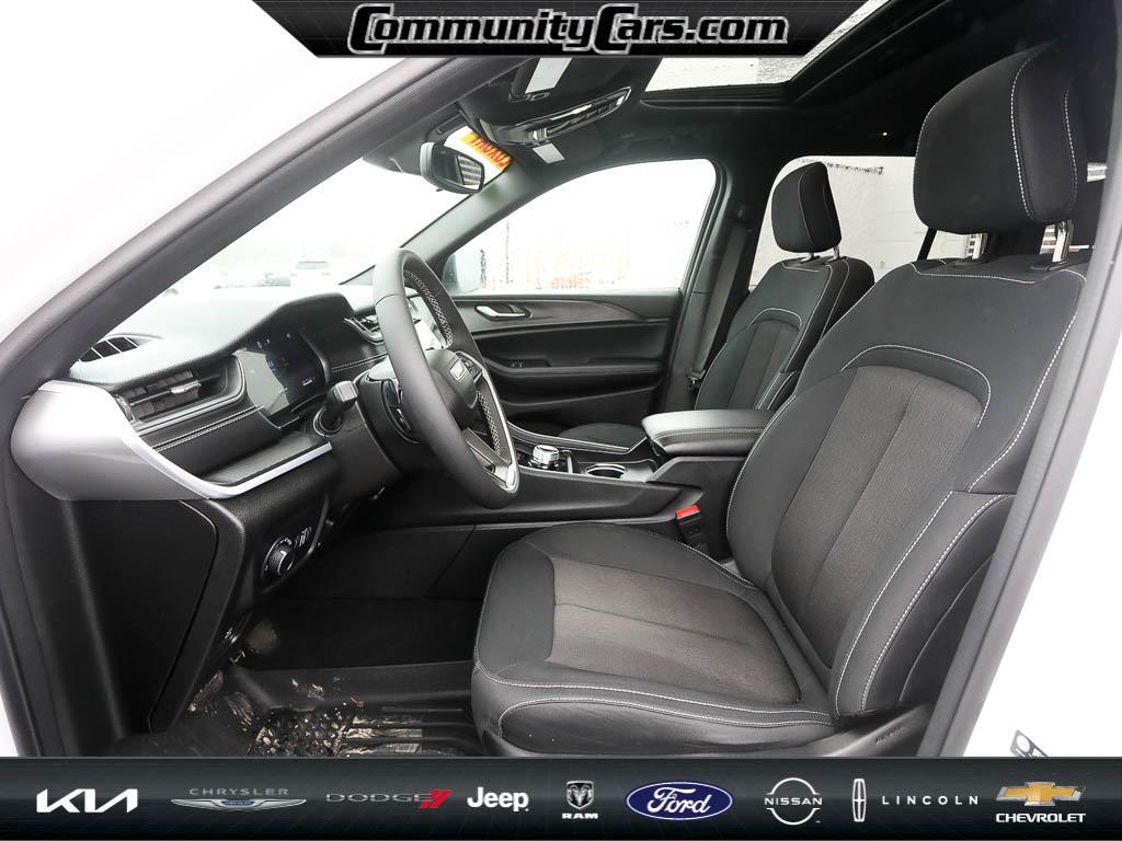 used 2024 Jeep Grand Cherokee car, priced at $27,801