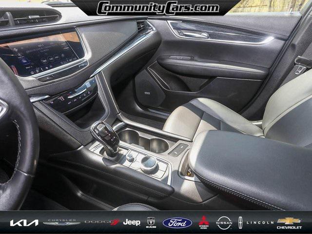 used 2022 Cadillac XT5 car, priced at $32,000