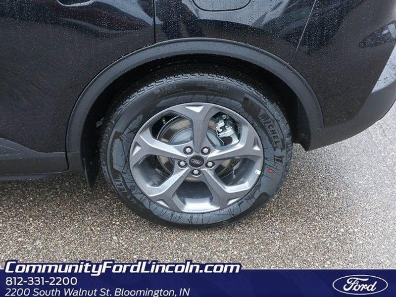 new 2025 Ford Escape car, priced at $29,500