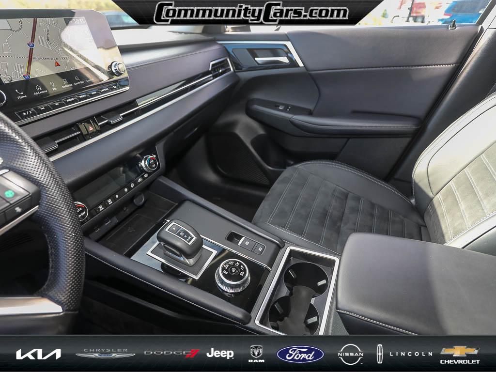 used 2024 Mitsubishi Outlander car, priced at $23,000