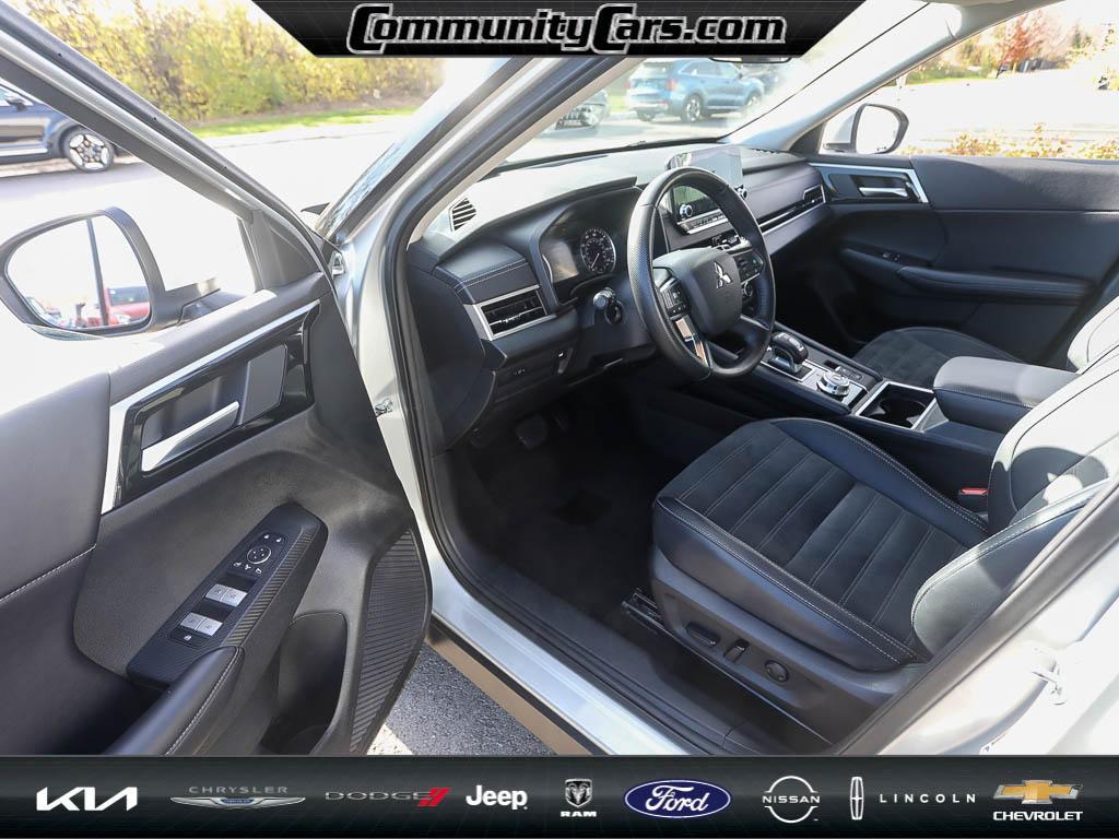 used 2024 Mitsubishi Outlander car, priced at $23,000