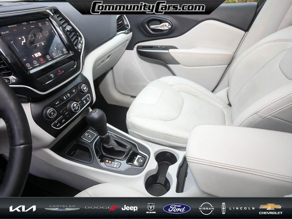 used 2019 Jeep Cherokee car, priced at $9,500