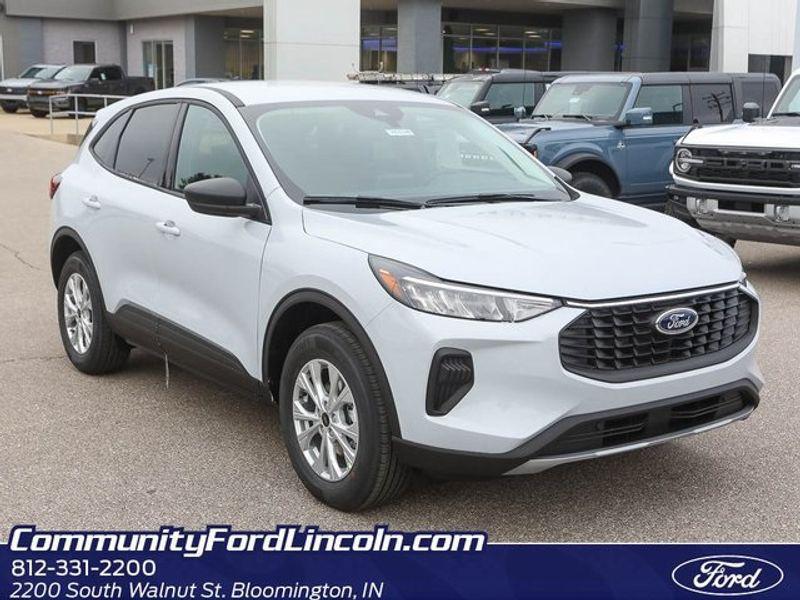new 2025 Ford Escape car, priced at $30,600