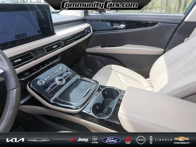 used 2022 Lincoln Nautilus car, priced at $30,000