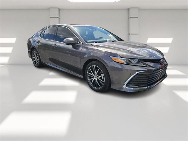 used 2022 Toyota Camry Hybrid car, priced at $27,983