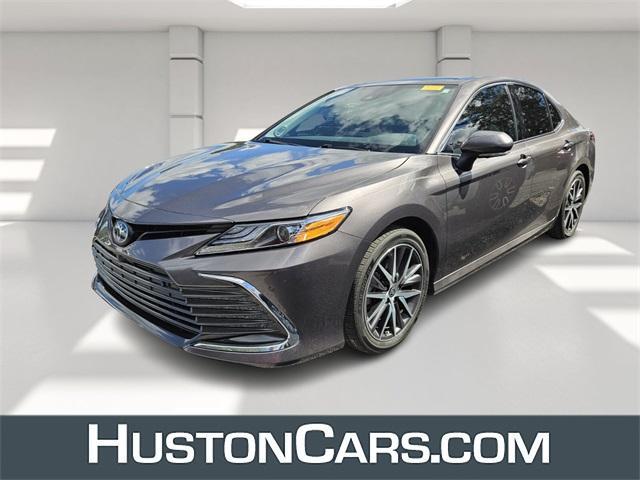 used 2022 Toyota Camry Hybrid car, priced at $27,983