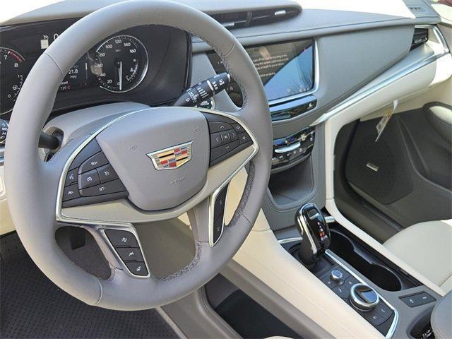 new 2025 Cadillac XT5 car, priced at $54,515