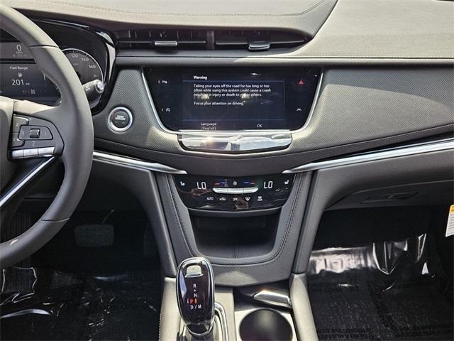 new 2025 Cadillac XT6 car, priced at $51,565