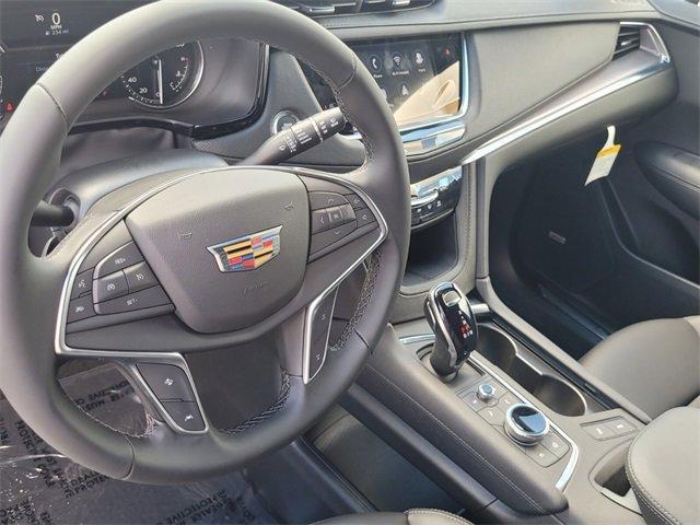 new 2025 Cadillac XT5 car, priced at $41,731