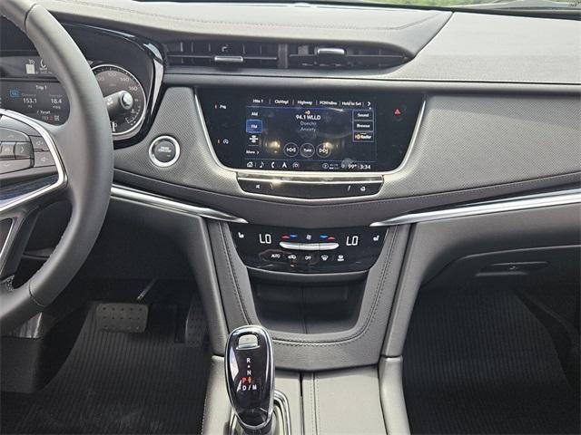 new 2025 Cadillac XT5 car, priced at $54,385