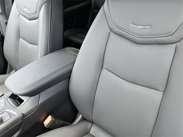 new 2025 Cadillac XT5 car, priced at $54,385