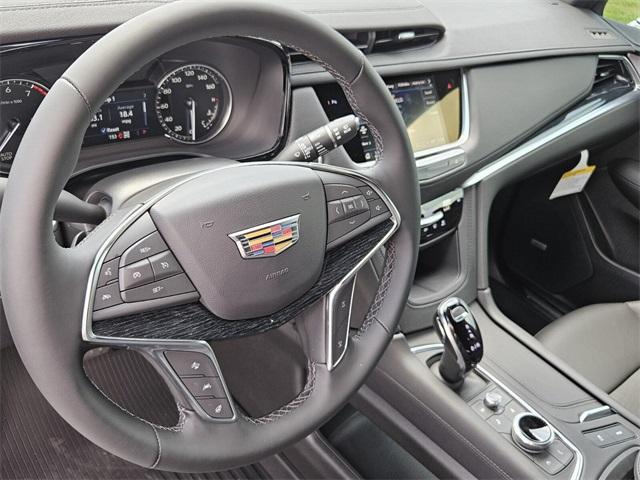new 2025 Cadillac XT5 car, priced at $54,385
