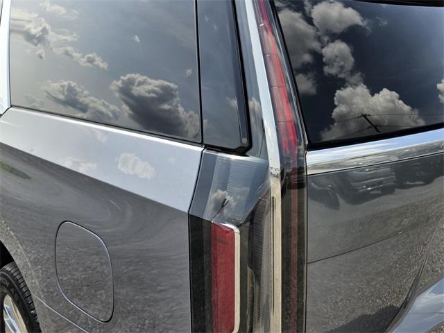 used 2022 Cadillac Escalade ESV car, priced at $57,983