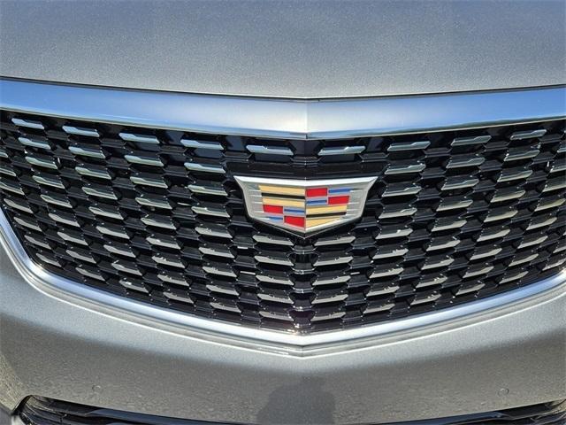 new 2025 Cadillac XT5 car, priced at $44,690