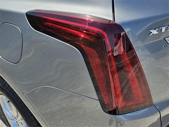 new 2025 Cadillac XT5 car, priced at $44,690