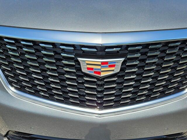 new 2025 Cadillac XT5 car, priced at $44,690