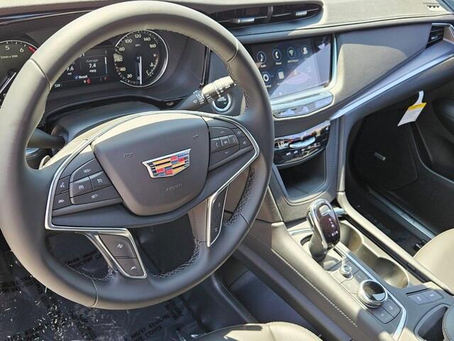 new 2025 Cadillac XT5 car, priced at $44,690
