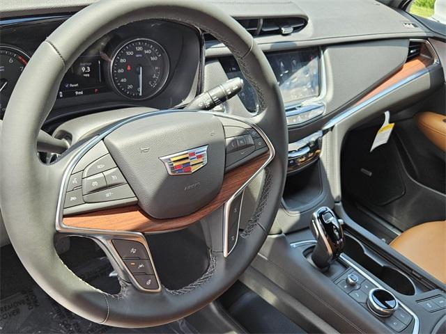 new 2025 Cadillac XT5 car, priced at $54,590