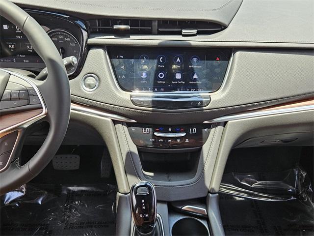 new 2025 Cadillac XT5 car, priced at $54,590