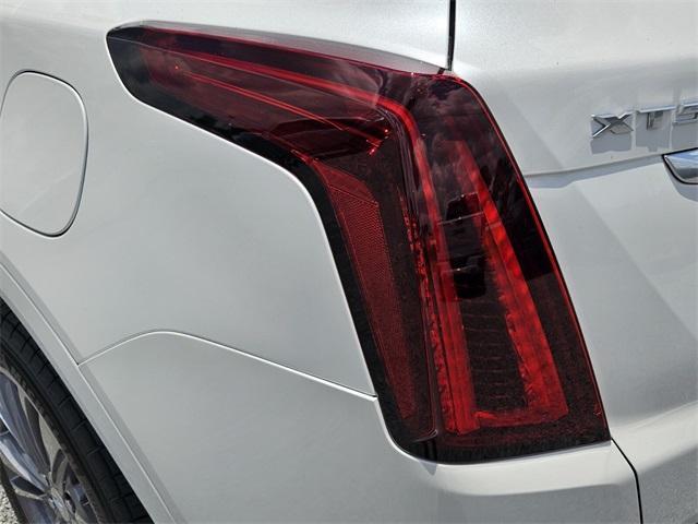 new 2025 Cadillac XT5 car, priced at $54,590