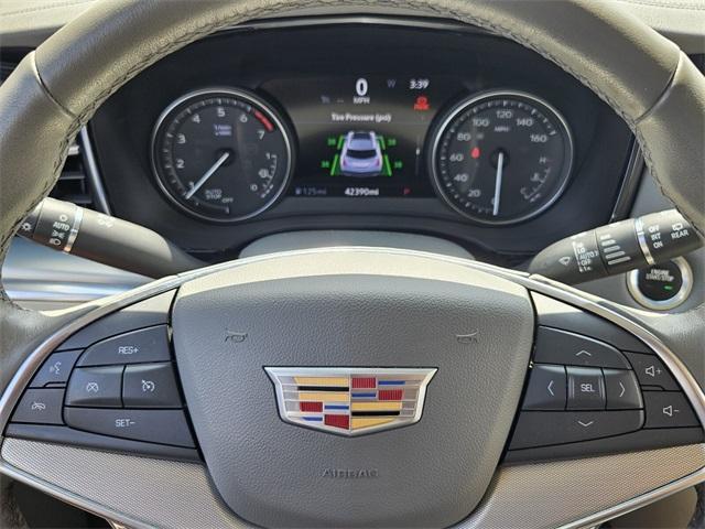 used 2022 Cadillac XT5 car, priced at $29,983