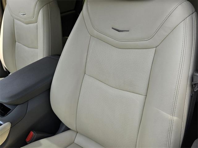 used 2022 Cadillac XT5 car, priced at $29,983