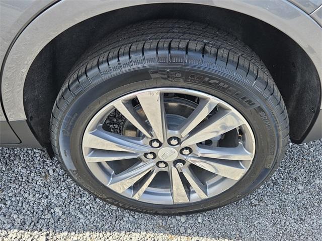 used 2022 Cadillac XT5 car, priced at $29,983