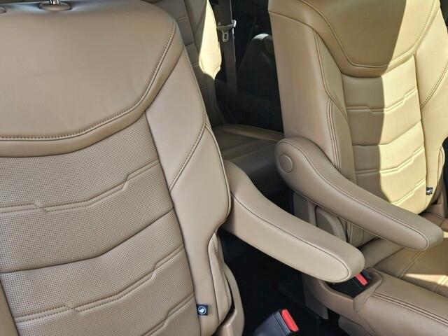 used 2024 Cadillac XT6 car, priced at $50,983