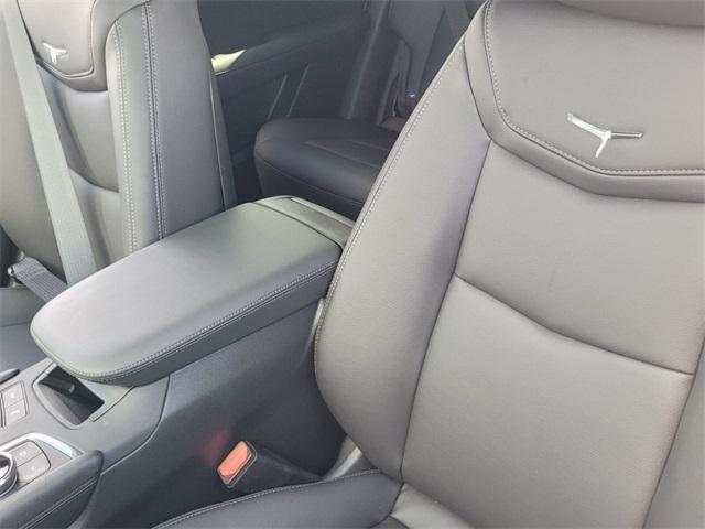 new 2025 Cadillac XT5 car, priced at $41,546
